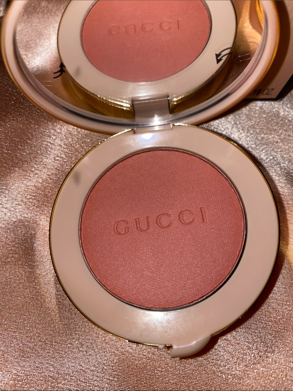 Gucci Blush De Beauté Duo in Radiant Pink & Intense Plum Bright Color limited Ed - Picture 4 of 9